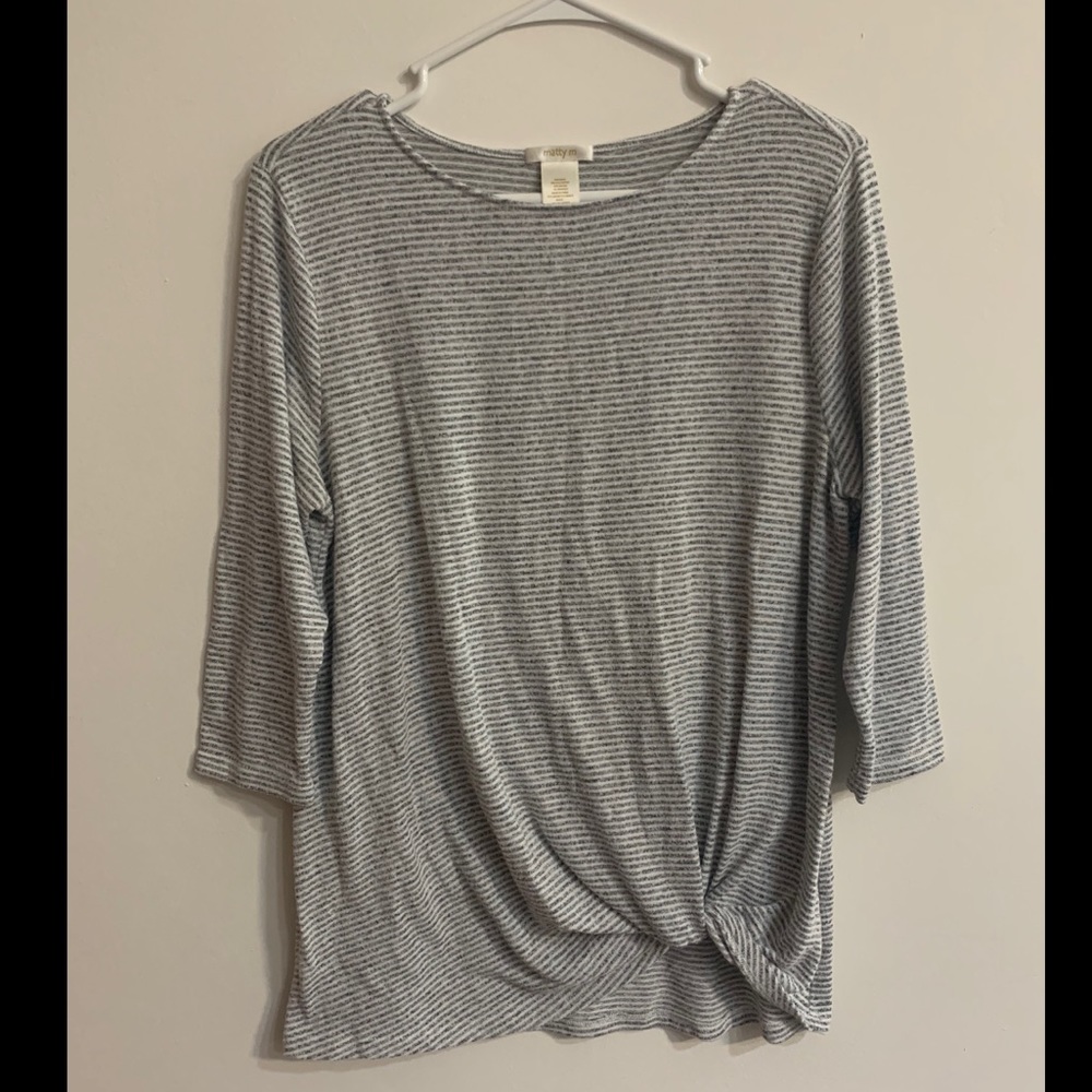 3/4 Sleeve top with twist- size M